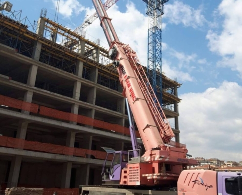 100 Tonlık Mobil Vinç