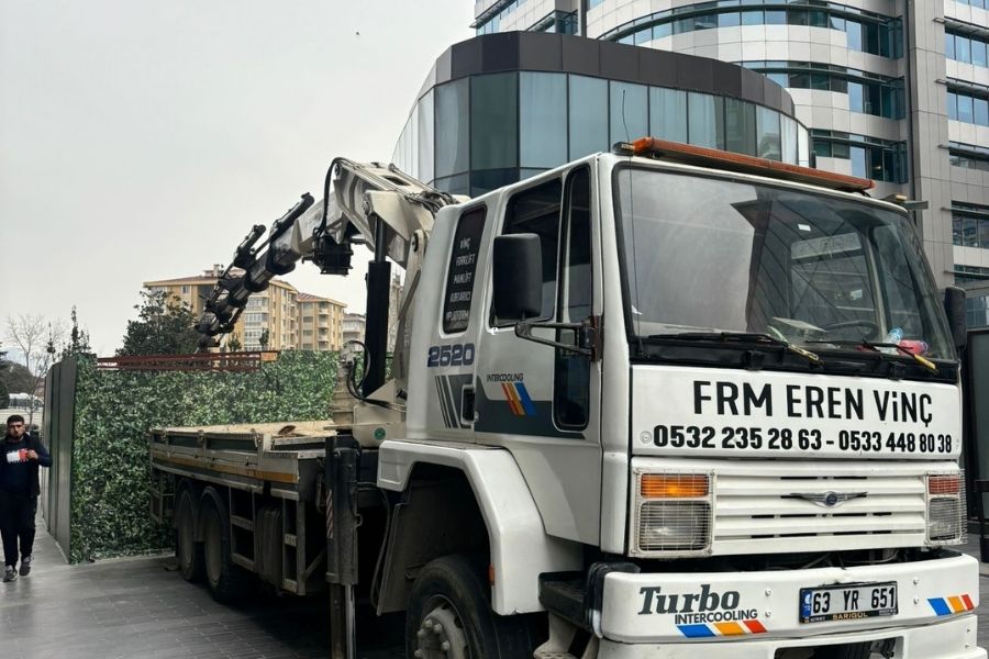 Kadıköy Kamyon Üstü Vinç Kiralama
